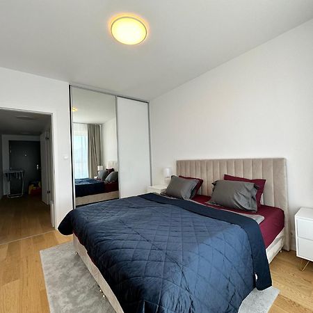 Vyhlad Na Mesto, 24. Poschodie, Free Parking ブラチスラヴァ エクステリア 写真